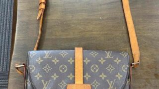 LOUIS VUITTON shoulder bag